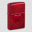Зажигалка бензиновая Stamped Heart Candy Apple Red, ZIPPO, США_00824780039348506222.jpg